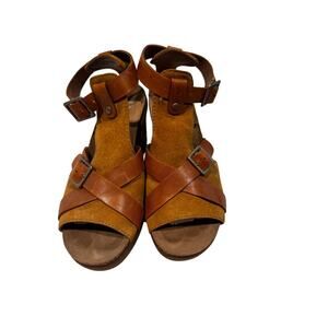 DANSKO Dominique Leather and Suede Chunky Heel in Size EU 38/7.5 U.S.